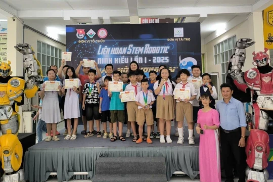 Học sinh TP Cần Thơ hào hứng trải nghiệm STEM ROBOTIC và AI