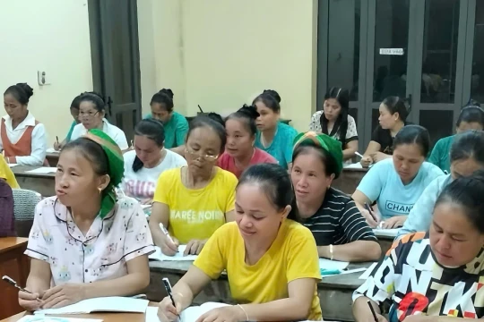 Cô giáo người Thái mang chữ lên cho bà con vùng cao