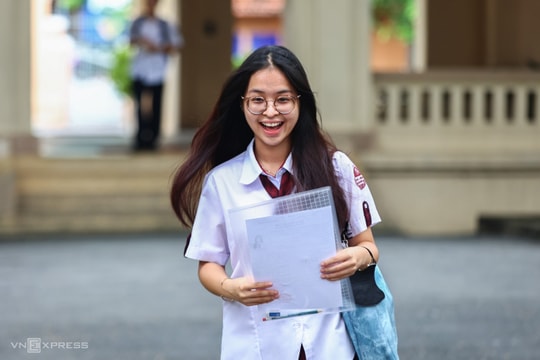 Lệ phí xét tuyển đại học bất ngờ giảm