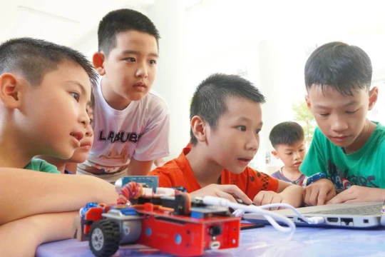 Học sinh Cần Thơ hào hứng 'giải cứu đồng bằng' cùng STEM