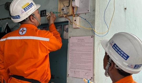 Cúp điện đột ngột ở TP HCM lúc giữa trưa, người dân bị đảo lộn sinh hoạt