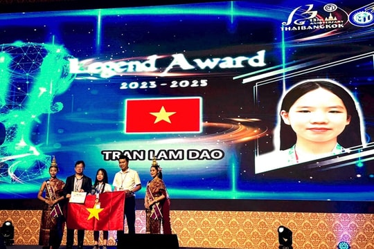 Hai học sinh Việt Nam giành huy chương kim cương tại kỳ thi Toán quốc tế WMI 2025