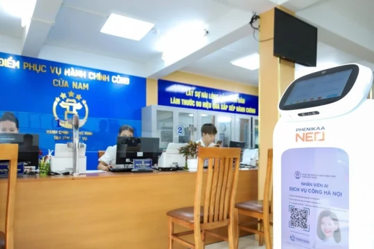 Từ 1/8, ứng dụng robot lễ tân vào hoạt động hành chính công tại Hà Nội