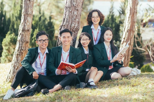 Học phí ngành Quan hệ công chúng thấp nhất 16,9 triệu đồng