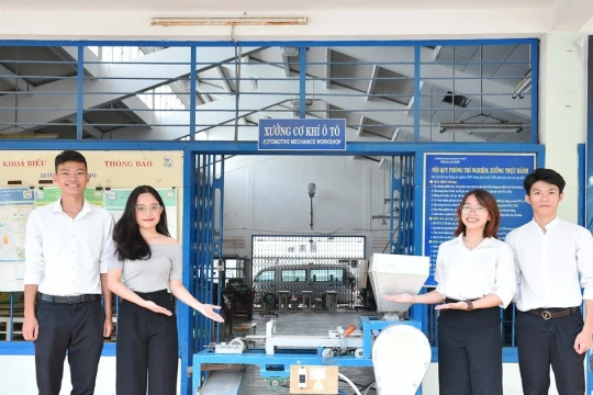 SV Đà Nẵng kỳ vọng gọi vốn khởi nghiệp với máy tách vỏ hạt sen tươi bán tự động