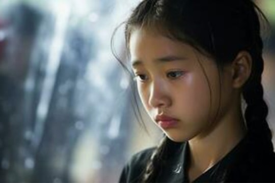 Dân mạng thương xót cô gái mồ côi bị cha mẹ nuôi đem trả nhà chùa khi họ có con