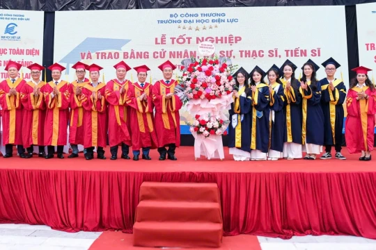 Trường Đại học Điện lực trao bằng tốt nghiệp đợt 2 năm 2025