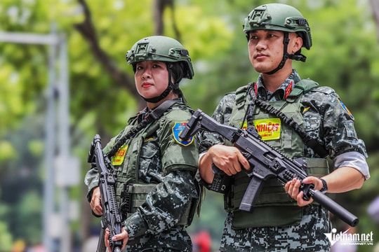 Ngắm dàn xe đặc chủng của lực lượng cảnh vệ luyện tập trên phố Hà Nội