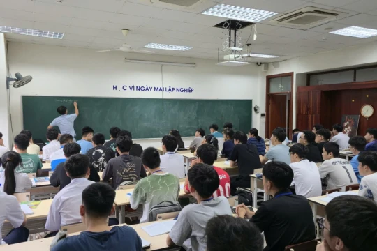 Nâng tầm chất lượng đội ngũ giáo viên và học sinh qua Trường hè Toán học
