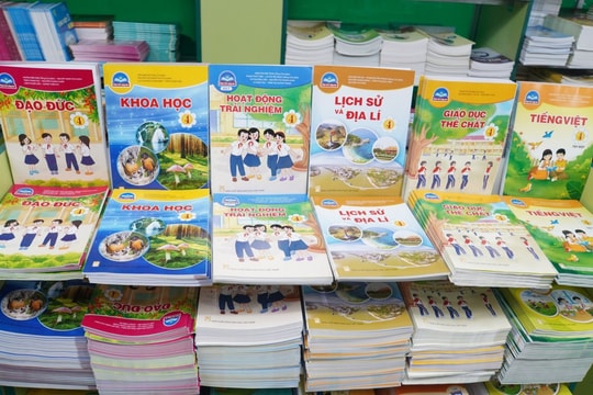 Sách giáo khoa và tài liệu địa phương sẽ được điều chỉnh ra sao sau sáp nhập?
