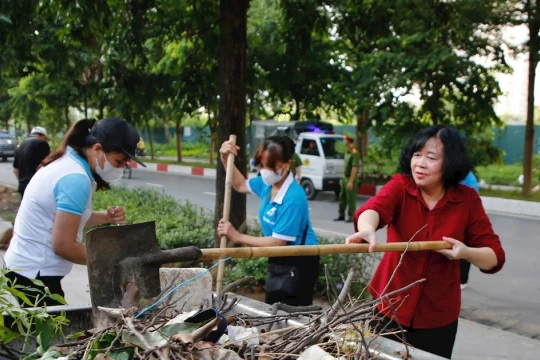 Lãnh đạo TP Hà Nội tham gia tổng vệ sinh môi trường