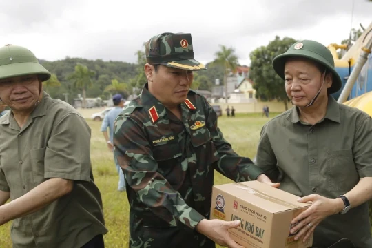 Phó Thủ tướng yêu cầu khẩn trương tiếp cận mọi điểm bị chia cắt do lũ ở Điện Biên