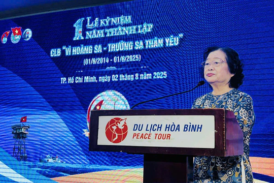 Lan tỏa tình yêu biển đảo cùng quỹ học bổng Vừ A Dính