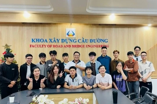 'Bệ đỡ' cho sinh viên khối STEM phát triển học thuật từ mô hình CERT