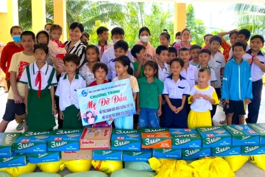 Tiếp cận giáo dục, nâng cao tri thức - Con đường thoát nghèo bền vững