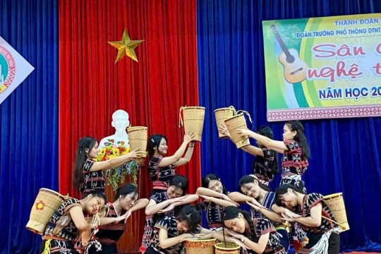 Nuôi dưỡng bản sắc dân tộc qua hoạt động Đoàn