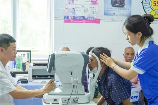 Mang ánh sáng trở lại cho người dân kém may mắn ở Đồng Tháp