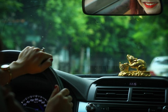 Phong thủy nội thất ô tô cho 12 con giáp: Vạn dặm bình an, tài lộc dư dả