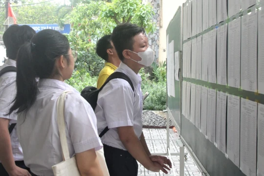 TPHCM tuyển sinh bổ sung lớp 10: Nhiều trường 'trắng hồ sơ'