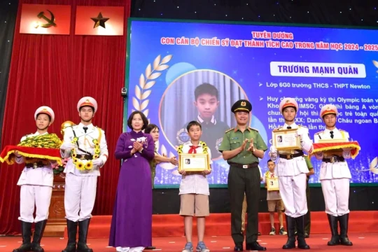 Công an Hà Nội vinh danh 418 học sinh xuất sắc, tiêu biểu