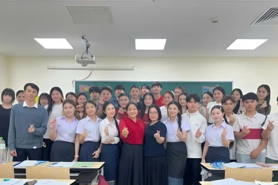 Tăng cường trải nghiệm cho lưu học sinh Lào học tiếng Việt