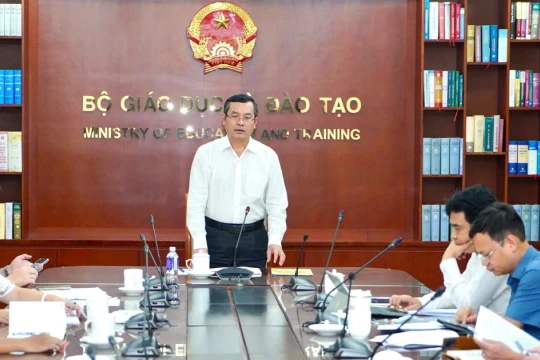 Thứ trưởng Nguyễn Văn Phúc làm việc với Báo Giáo dục và Thời đại