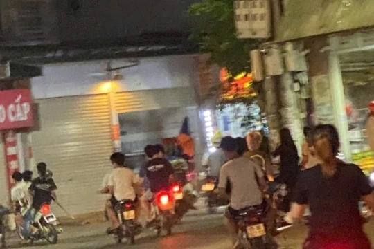 Hà Nội xác minh nhóm học sinh gây náo loạn trong đêm