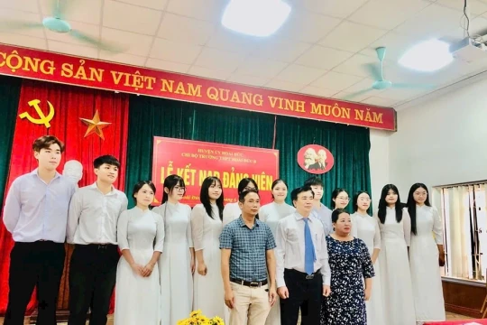 Đổi mới và tăng cường giáo dục lý tưởng cách mạng cho học sinh
