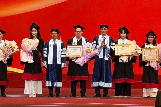 Trường Đại học Luật Hà Nội trao bằng tốt nghiệp cho hơn 1.600 cử nhân