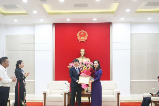 Quảng Ninh thưởng 400 triệu đồng cho nam sinh đoạt Huy chương Quốc tế
