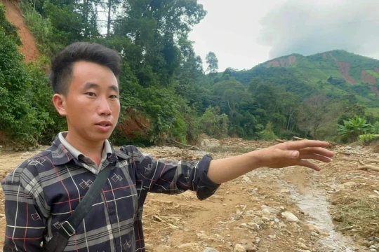 Đề nghị tặng Huân chương Lao động hạng Nhất cho Trưởng bản cứu dân