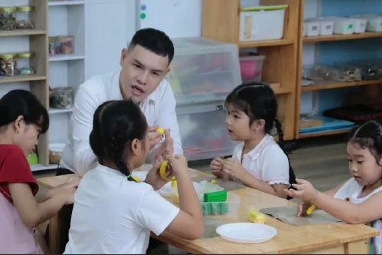 Thầy giáo mầm non gieo yêu thương bằng sáng tạo