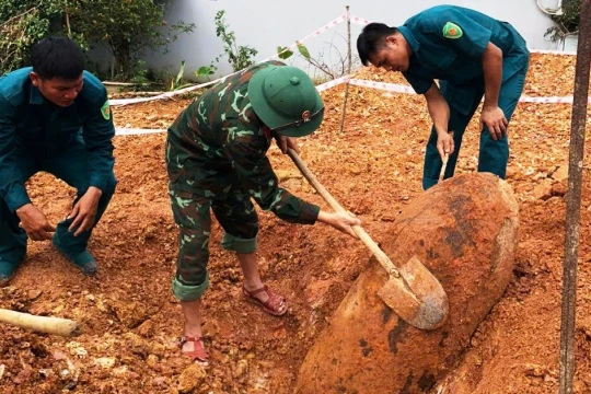 Tiêu hủy quả bom gần 300kg ở Thanh Hóa