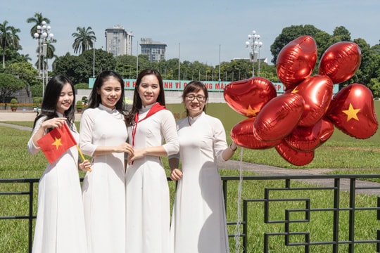 Dậy từ 4h sáng, nô nức check-in lăng Bác dịp kỷ niệm 80 năm Quốc khánh