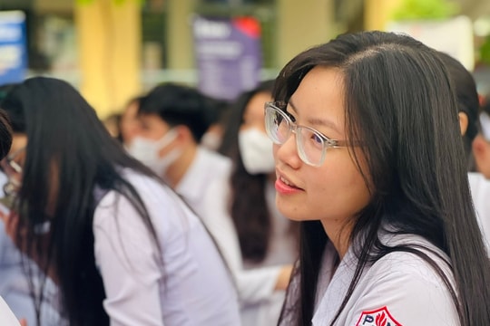 Nhìn lại điểm chuẩn của 10 ngành có điểm sàn cao nhất năm 2025