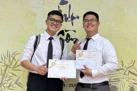 Đôi bạn thân chuyên Toán cùng tốt nghiệp thủ khoa trường Y