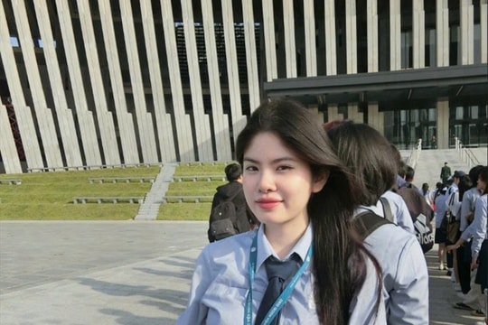 Chân dung nữ thủ khoa 'kép' Học viện Ngoại giao