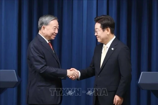 Tổng Bí thư Tô Lâm và Tổng thống Hàn Quốc Lee Jae Myung gặp gỡ báo chí
