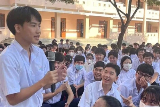 Phân cấp giải quyết chuyển trường cho hiệu trưởng: Nhà trường chủ động, học sinh hưởng lợi