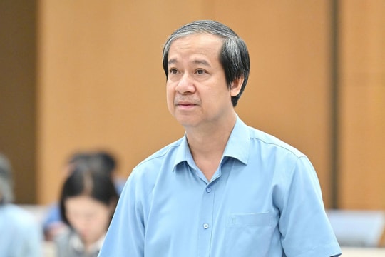 'Bỏ bằng tốt nghiệp trung học cơ sở theo thông lệ quốc tế'