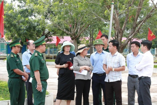 Xã biên giới đề nghị 'đổi' hoa mừng Đại hội Đảng thành quà cho học sinh mồ côi