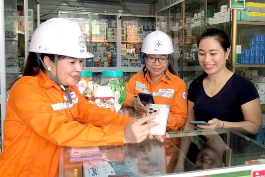 Chủ tịch tỉnh Tuyên Quang yêu cầu xử lý nghiêm việc cố tình thanh toán bằng tiền mặt