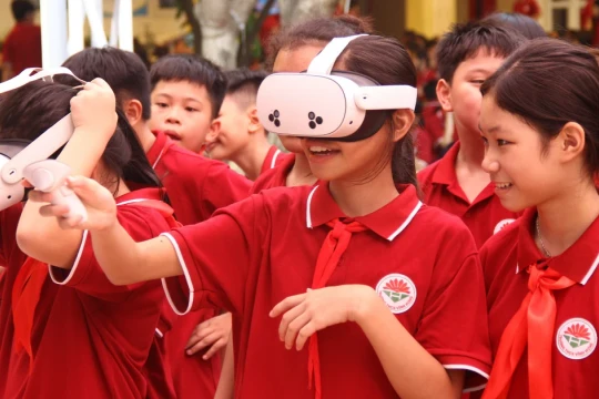 Học sinh Hà Nội hào hứng với trải nghiệm tại Ngày hội STEM – AI – Robotics