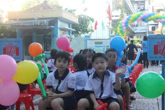 Học sinh lớp 1 TPHCM tựu trường vào ngày 20/8