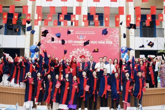 152 bác sĩ y học cổ truyền khóa đầu tiên tốt nghiệp Trường Đại học Hòa Bình