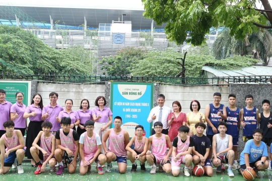 Chung tay xây dựng sân bóng rổ cho học sinh Thủ đô