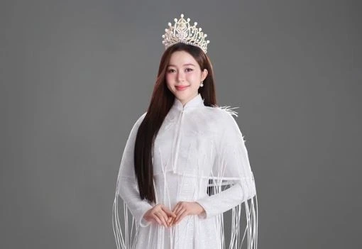 Kiều Duy nền nã diện áo dài trong bộ hình đầu tiên gửi đến Miss International
