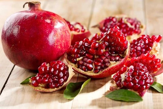 Ăn lựu nên nuốt hay bỏ hạt?