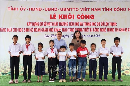 Niềm vui của thầy và trò vùng biên giới trước thềm năm học mới