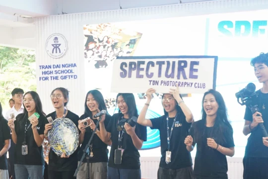 Tân học sinh trường chuyên hào hứng trải nghiệm câu lạc bộ tại ‘ngôi nhà mới'